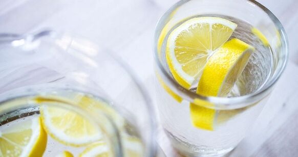 Adding lemon juice to water will make it easier to stick to the water diet. 